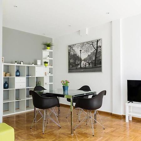 Sunlit 2Br Oasis In Metaxourghio 3Min From Metro Appartement Athene Buitenkant foto