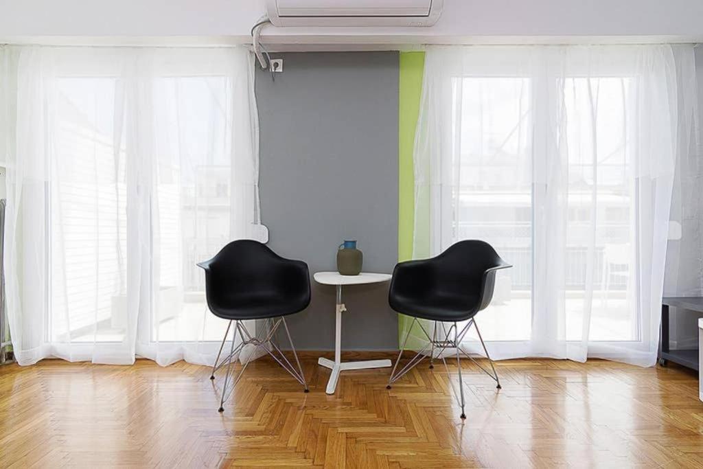 Sunlit 2Br Oasis In Metaxourghio 3Min From Metro Appartement Athene Buitenkant foto