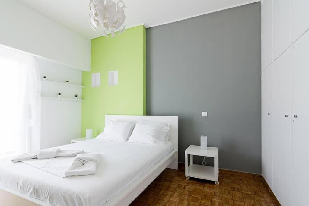 Sunlit 2Br Oasis In Metaxourghio 3Min From Metro Appartement Athene Buitenkant foto