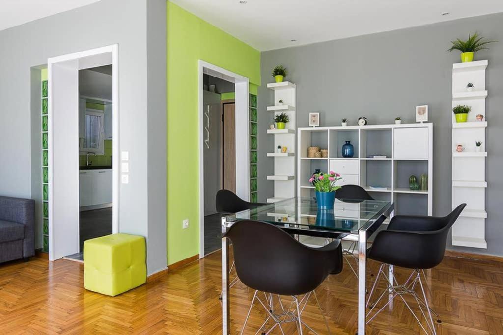Sunlit 2Br Oasis In Metaxourghio 3Min From Metro Appartement Athene Buitenkant foto