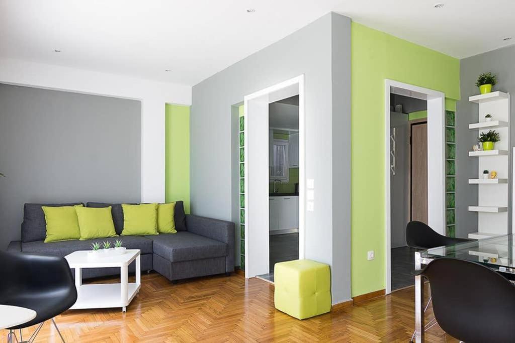 Sunlit 2Br Oasis In Metaxourghio 3Min From Metro Appartement Athene Buitenkant foto