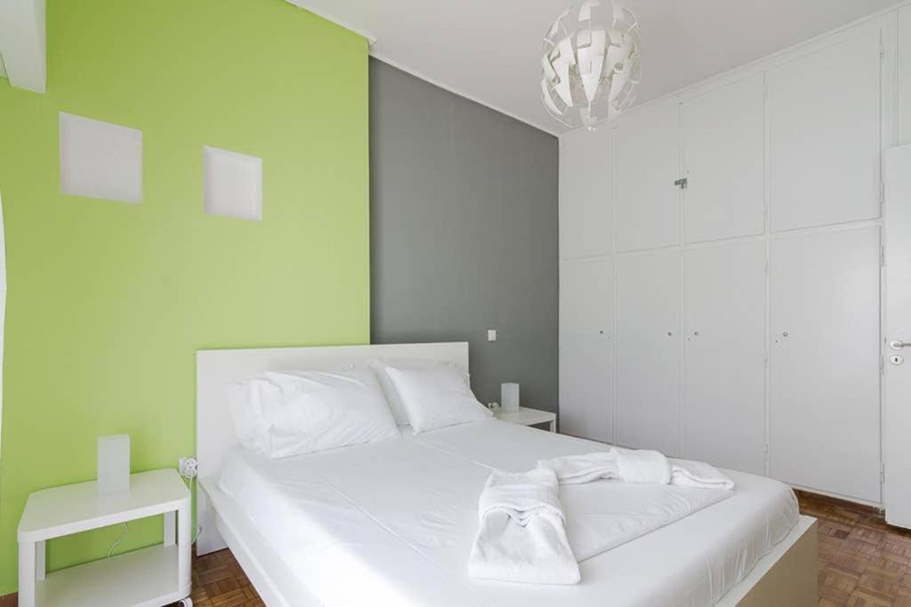 Sunlit 2Br Oasis In Metaxourghio 3Min From Metro Appartement Athene Buitenkant foto
